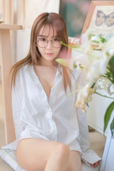 宝宝才三根手指湿成这样